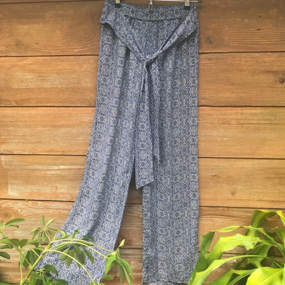 Tribal-print Loose, Flowy Pants - Picture 2 of 3
